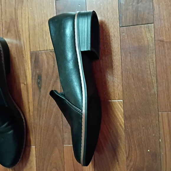 Shoes - Picture 2 of 4